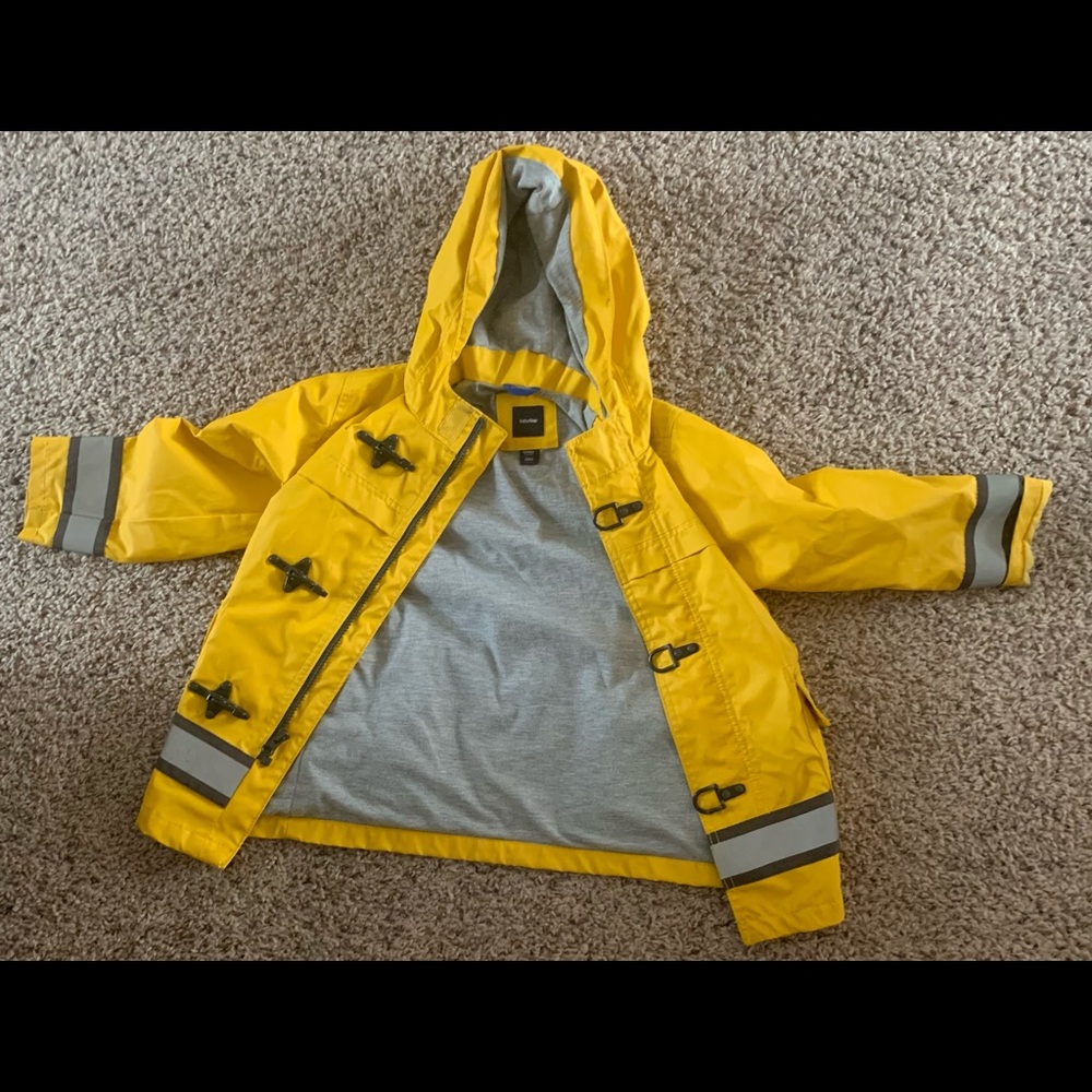 Never worn
Waterproof
Fully lined